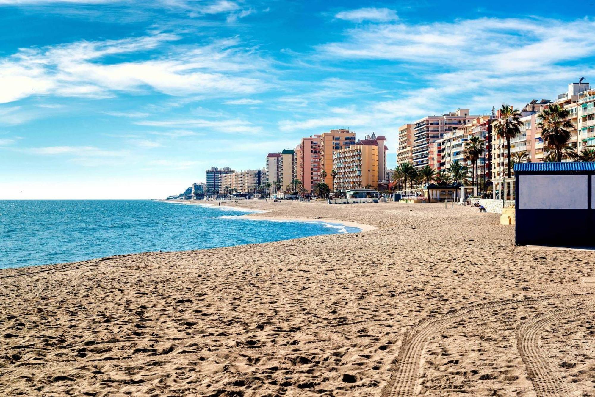 Luna Holidays City Center And Beach Фуэнхирола Экстерьер фото